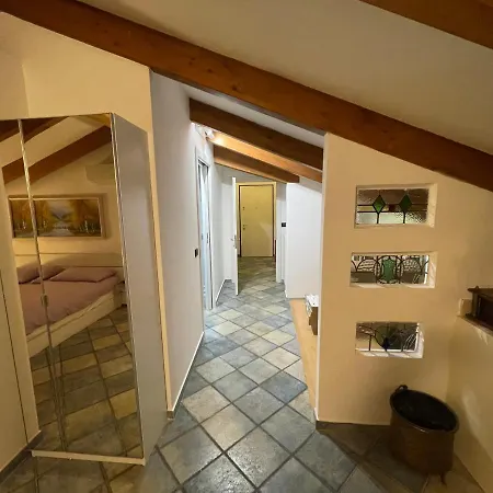 Indipendenza 58 Gæstehus