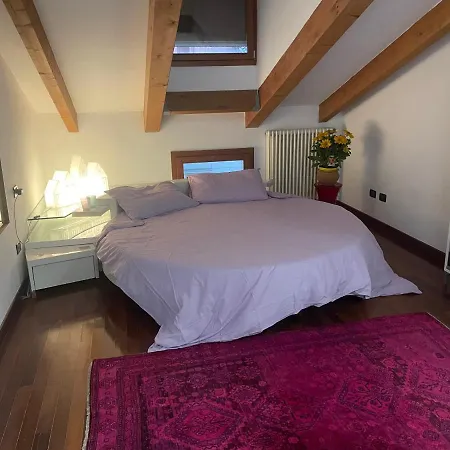 Indipendenza 58 Gæstehus